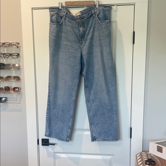 Abercrombie & Fitch Loose High Rise Jeans - Picture 1 of 4